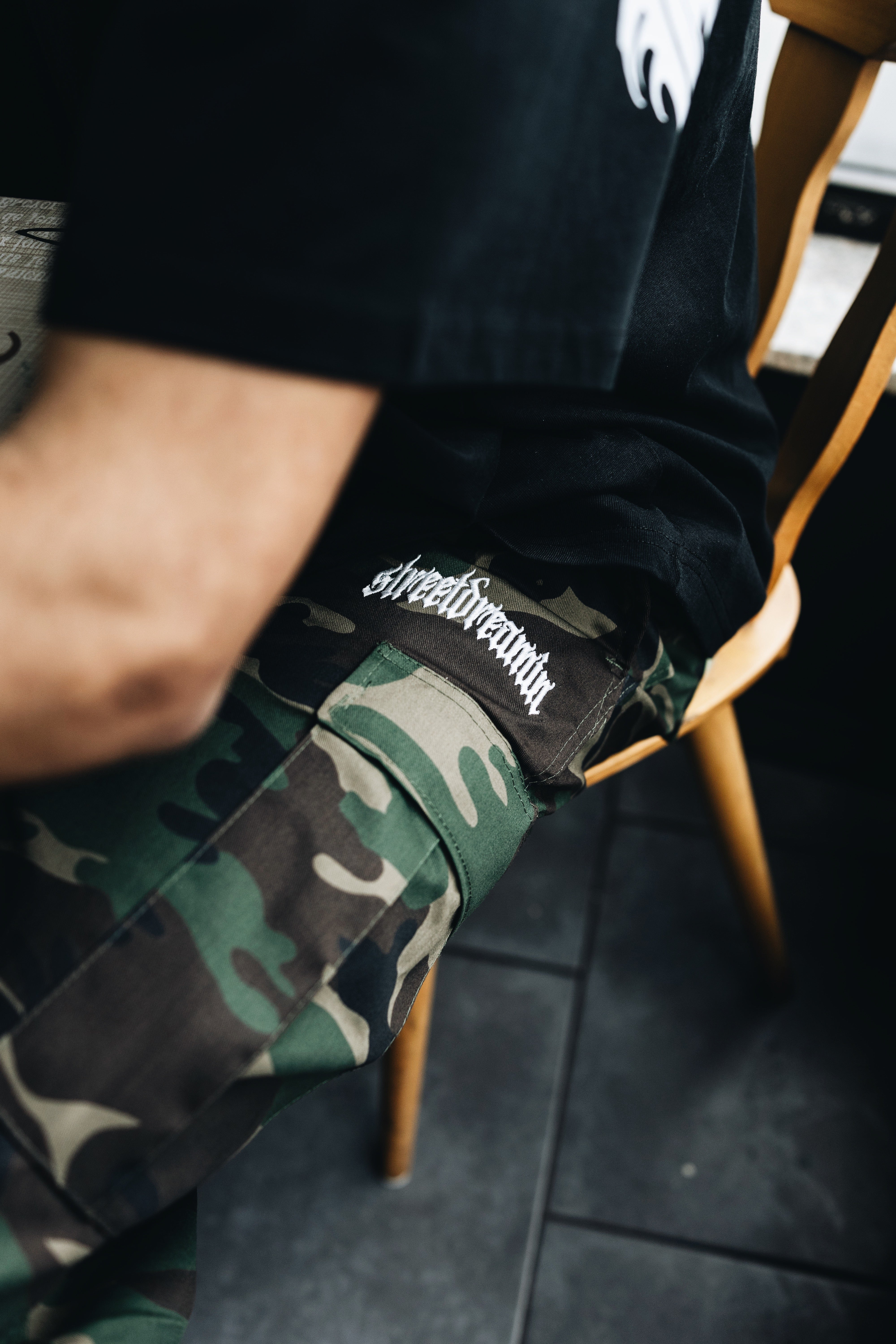 Thick Camouflage SD Cargo Pants | 35% BAUMWOLLE / 65% POLYESTER | WHITE/BLUE/RED